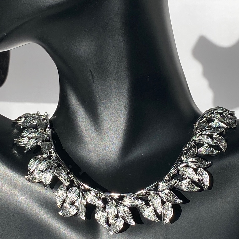 Coro Silver Tone 16" Necklace Leaves Vintage